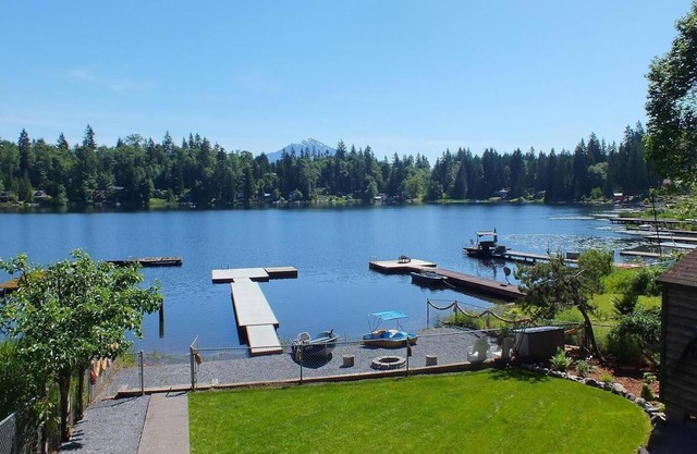 Bungalow encantador en el lago Bosworth!