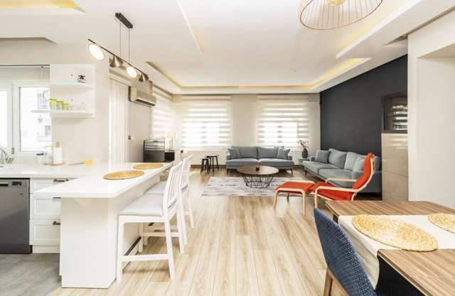 Delightful Flat with Shared Pool in Konyaalti