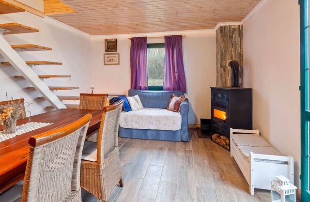 Acogedora casa de vacaciones en Havidić Selo con jardín