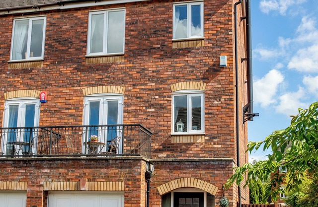 Encantadora casa en Stone, Staffordshire cerca encantadora canalside camina
