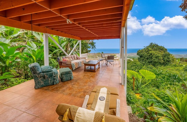 Delightful island escape w/ furnished deck, hot tub, ocean views, & kitchenette
