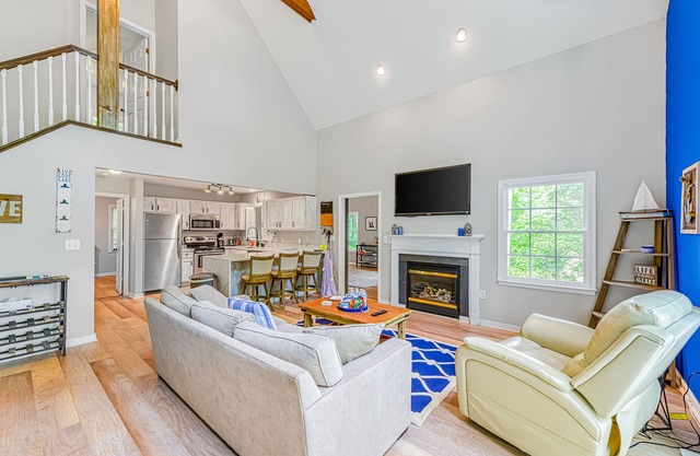 Delightful lakefront abode with private dock, kayak & deck - dog-friendly
