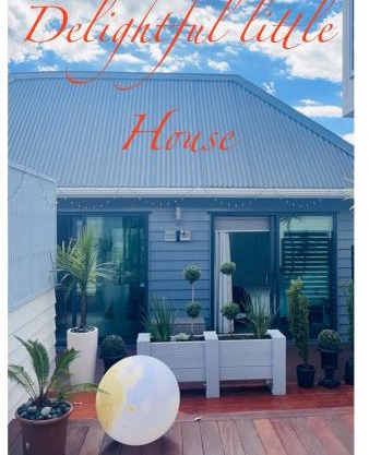 Delightful little house & Chateau Charme Suite