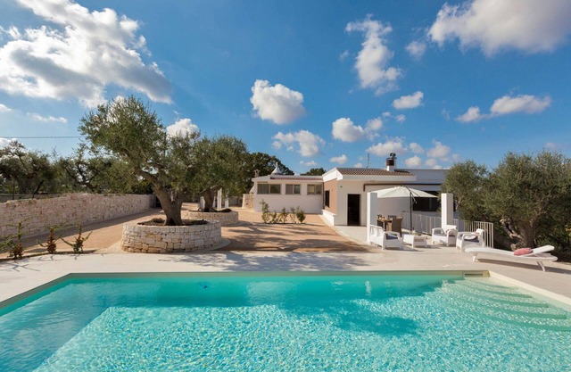 Delightful Noci VIlla | 2 Bedrooms | Villa Irma | Beautiful Pool Area | Short Drive to Centre | Puglia