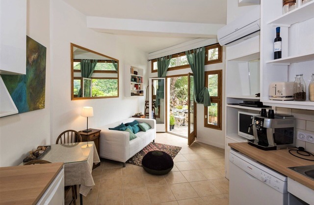 Encantador apartamento junto al río con vistas al río, The Wing