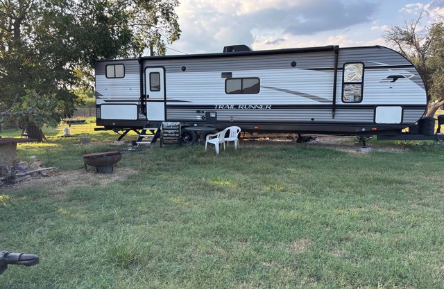 Delightful RV with AC in charming Lexington