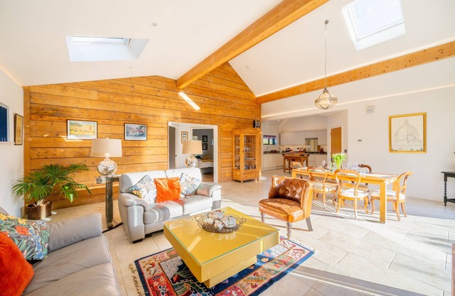 Delightful, single-storey property which provides tasteful accommodation