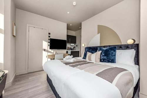 Delightful Studio Suite with Modern Kitchenette