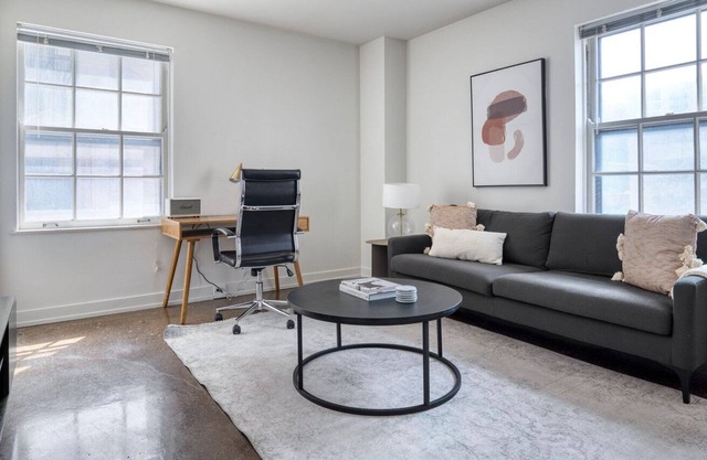 Delightful Uptown 1BR w/ Indoor Pool, 2 Blocks to Beach, by Blueground