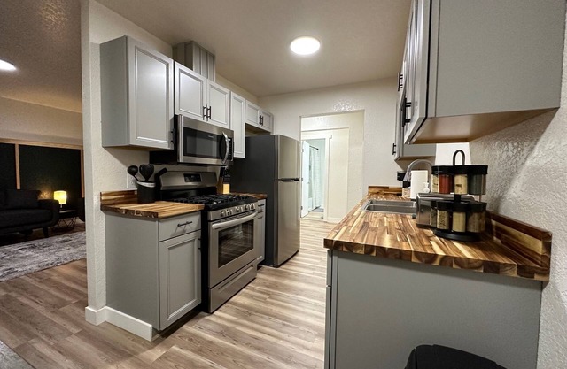 Dellwood Den Retreat - Your AK basecamp near downtown Wasilla