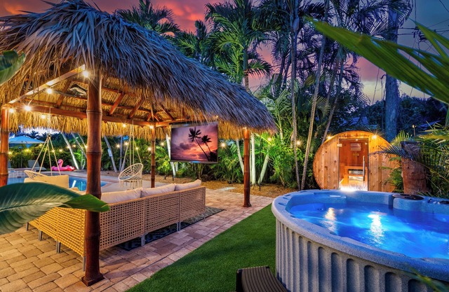 Delray Family Retreat - Heated Pool - Hot Tub - Sauna - Cold Plunge - Games Room