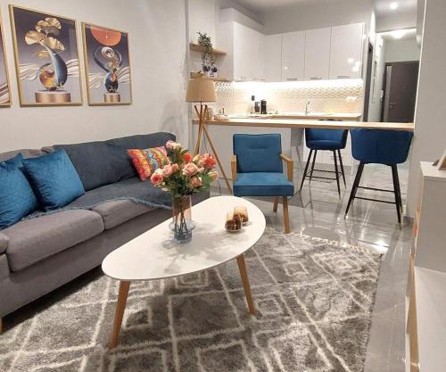 DELTA-Central Elegant Apartment by Optimum Link