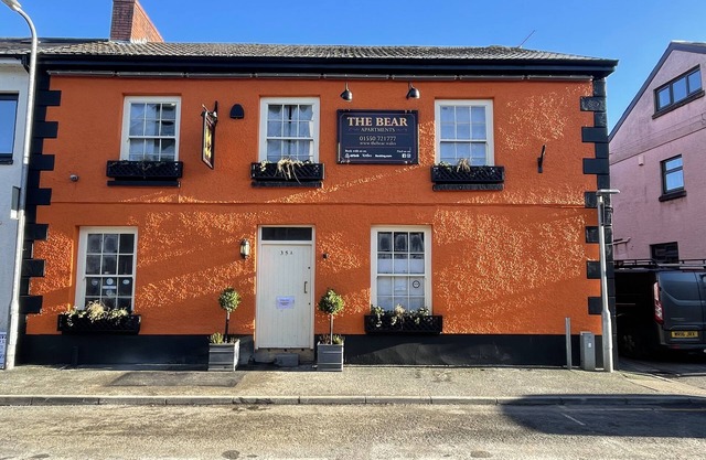 Deluxe, 2 Bed Apartment in the centre of Llandovery