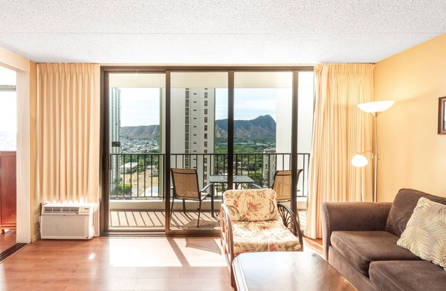 Deluxe 21st Floor Corner Condo with Diamond Head Views, FREE Parking & Wifi! by Koko Resort Vacation Rentals