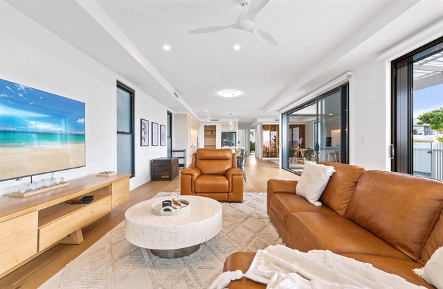 Deluxe 4-Bed Home with Pool & Fire Pit