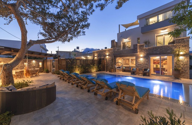 Villa de lujo de 7 dormitorios con piscina privada y spa cerca de la playa