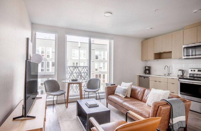 Deluxe Central District 1BR w/ Gym & BBQ, nr downtown, by Blueground