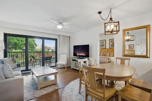 Deluxe Condo with Lake Views