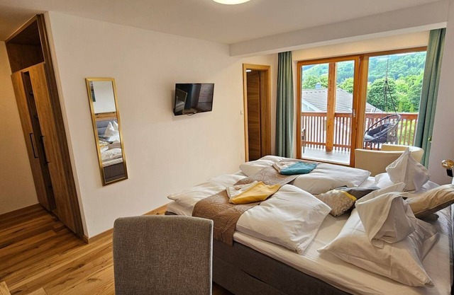 Deluxe Doppelzimmer Zedernplatz mit Südbalkon - Gästehaus Bärwald