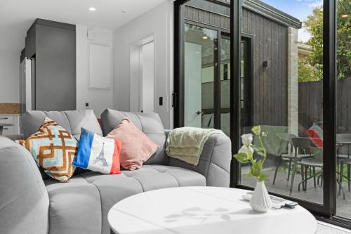 Deluxe Downtown Residence 3 Bed 3 Bath