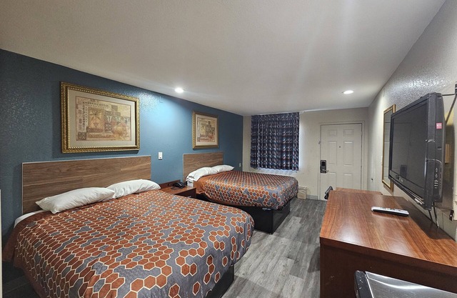 Deluxe Inn