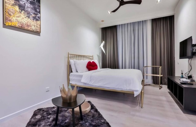 Suite Deluxe King con vistas al jardín 1