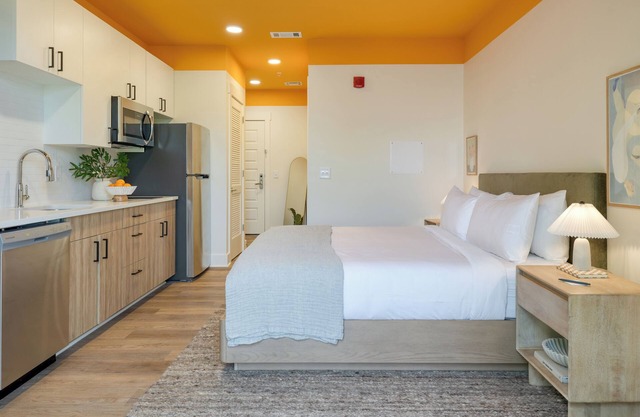 Deluxe King w/ Balcony | The Gilmore Hotel in 12 South