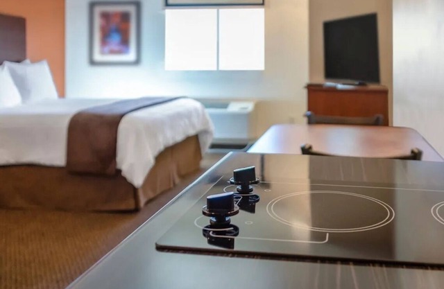 Deluxe Mountain View Room for Relaxation and Adventure | Kitchen | Free Parking