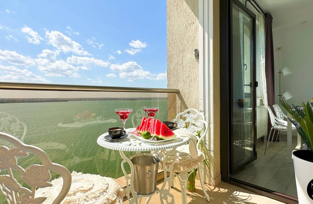 Deluxe Nicolle Solid Residence Mamaia