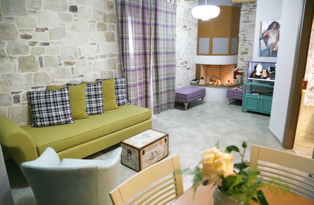 Deluxe One Bedroom Apartment