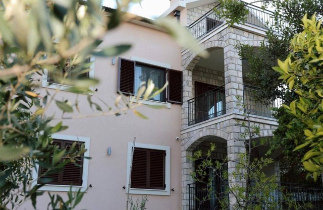 Deluxe One Bedroom Apartment with Balcony