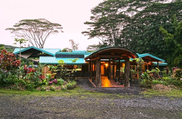 Deluxe Premium Cabin at Eco Retreat & Farm-Stay