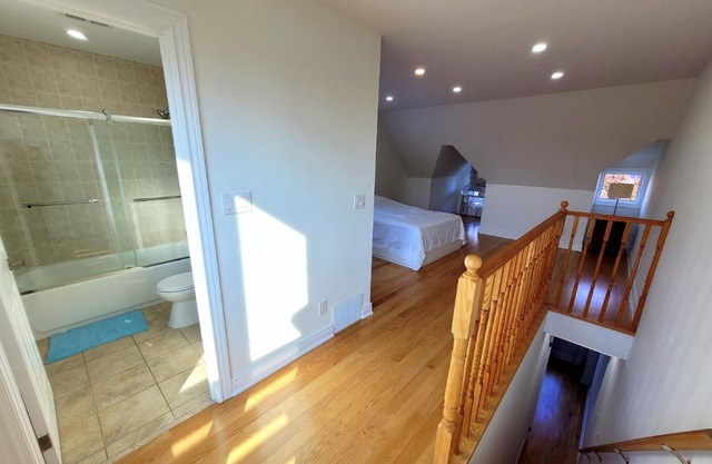 Deluxe Queen Rooms Downtown
