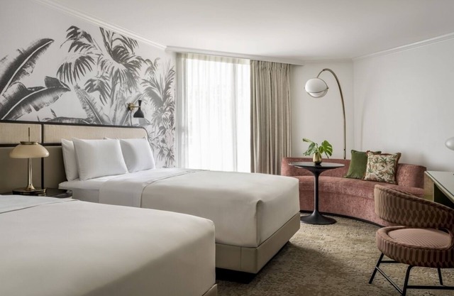 Deluxe Resort Queen Room at PGA National Resort - Access to Pools & Bike Paths