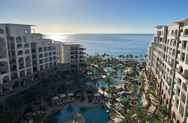Deluxe Studio Pool View