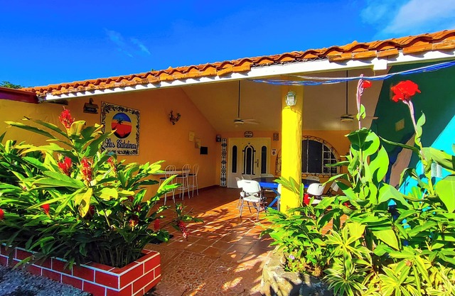 Villa deluxe para 25 personas, 3 habitación 2 baños, Sala y terraza.