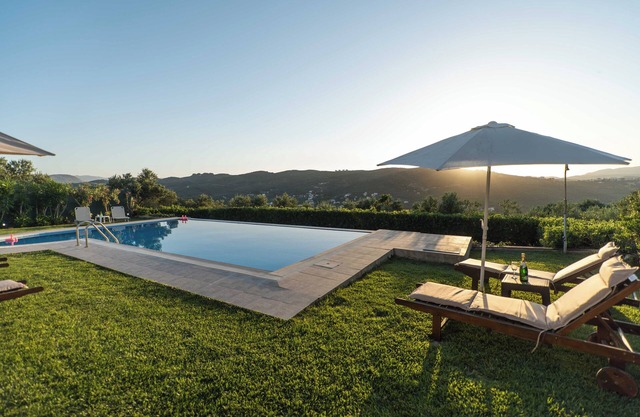 Villa Deluxe con Piscina ‘Myrto’- 3 habitaciones
