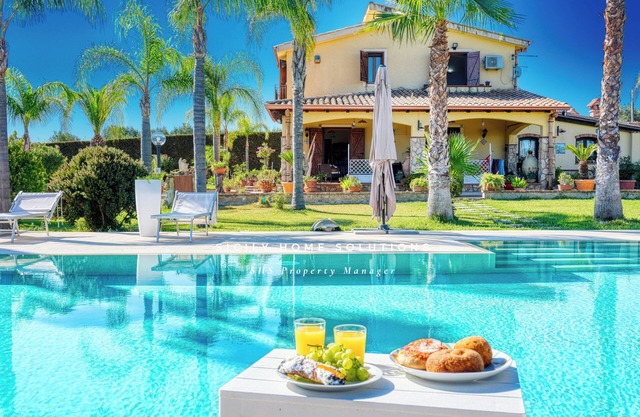 Deluxe Villa with Salata Pool Large Green Spaces By Sicily Home Solutions