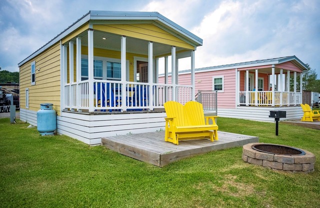 Deluxe Waterview Cabin in Amenity-Filled Currituck Sound Campground (WV89)