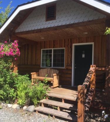 Denali Fireside Cabin & Suites