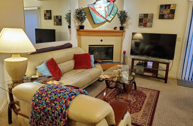 Denver/DTC Executive Corp Long/Short Term Stay Entire Condo