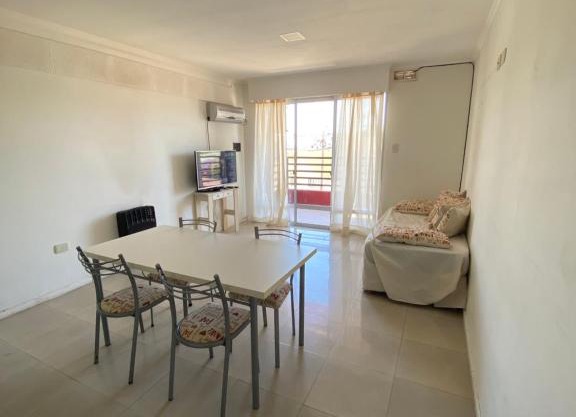 Departamento céntrico con cochera, tarifa en USD