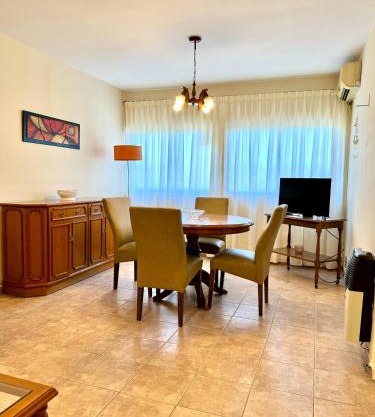 Departamento frente al Shopping ,B 8