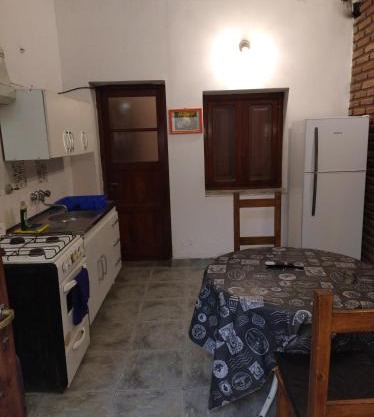 Departamento Zona Centro Ubicado A 1 Cuadra De La Terminal De Ómnibus con Cochera Techada