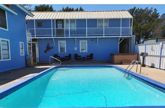 Derekville #1 - Private Unit - Gated Pool