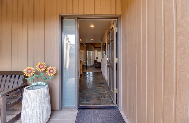 Deschutes River View Condo Eagle Crest - 3 bdrm 2 bth with Deschutes River View