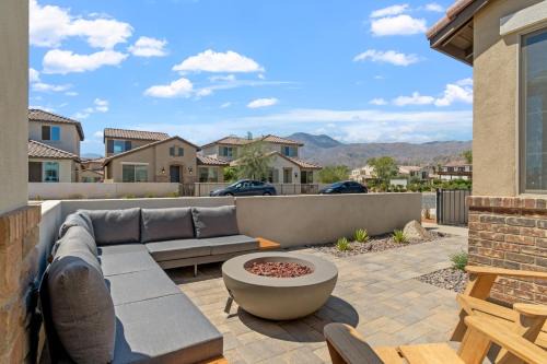 Desert Breeze Luxe Design PGA Signature Walk to Ernies