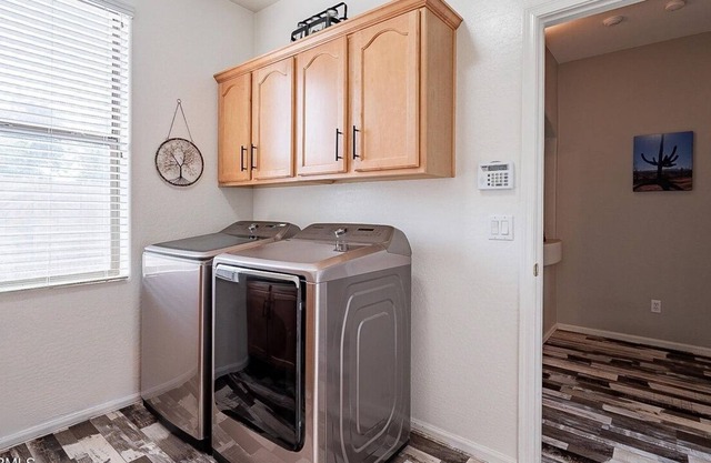 Desert dream w/pool! - 35 mins from stadium.