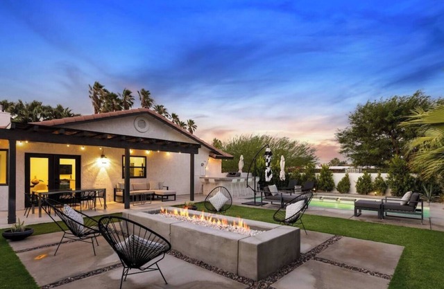 Majestic Mountain View Home w/Hot Tub, Pool & Bar