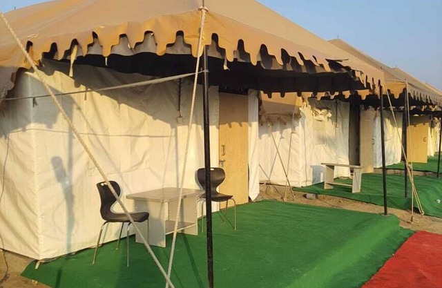 DESERT INN CAMP